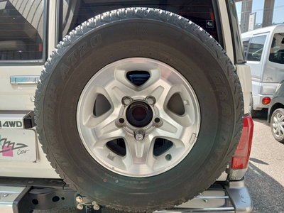 TOYOTA LAND CRUISER 70 - 4