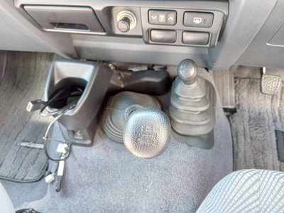 TOYOTA LAND CRUISER 70 - 3