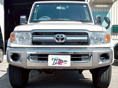 TOYOTA LAND CRUISER 70 - 10