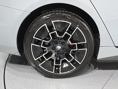 2025 BMW I4 photo 6