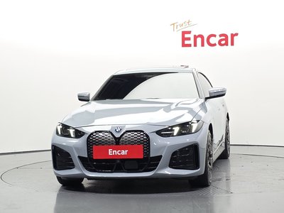 2025 BMW I4 photo 2