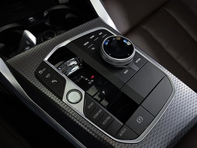 2025 BMW I4 photo 9
