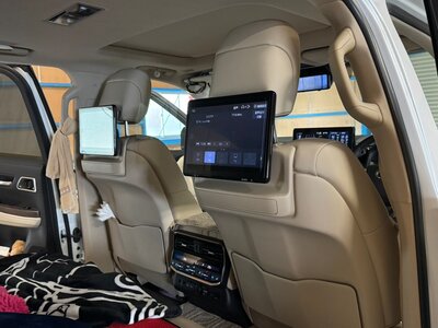 TOYOTA LAND CRUISER 300 - 8