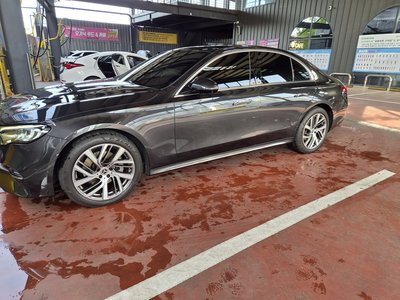 صورة 2 لـ 2024 Mercedes-BENZ E-CLASS