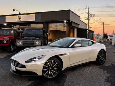 ASTON MARTIN DB11