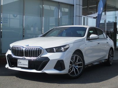 BMW 5 SERIES - 1