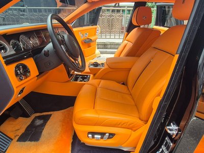 ROLLS-ROYCE PHANTOM - 10