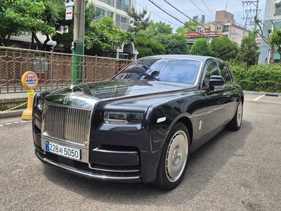 ROLLS-ROYCE PHANTOM - 1