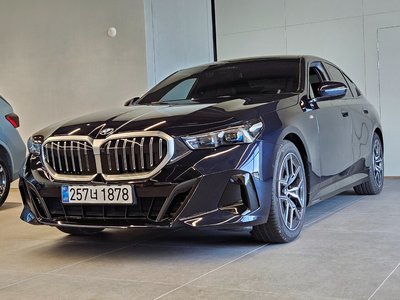 BMW 5 SERIES - 1