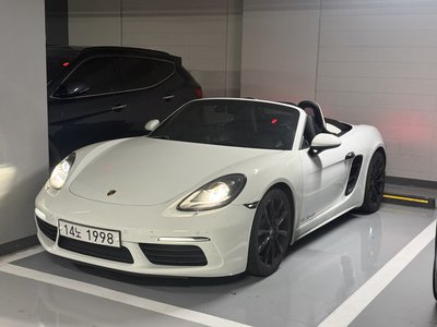2017 Porsche 718 photo 1