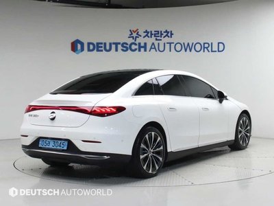 MERCEDES-BENZ EQE - 4