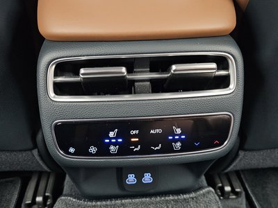 2024 Genesis GV70 — миниатюра 18