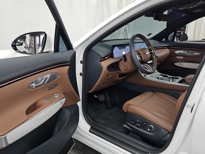 صورة 10 لـ 2024 Genesis GV70