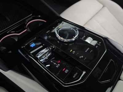 صورة 9 لـ 2025 BMW I5