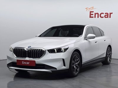 صورة 1 لـ 2025 BMW I5