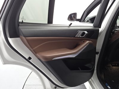 2022 BMW X5 — миниатюра 15