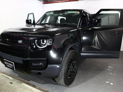 LAND ROVER DEFENDER - 7