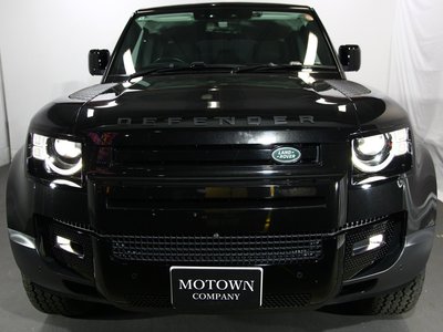 LAND ROVER DEFENDER - 4