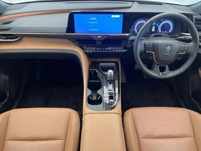 2023 Toyota CROWN SPORT photo 2