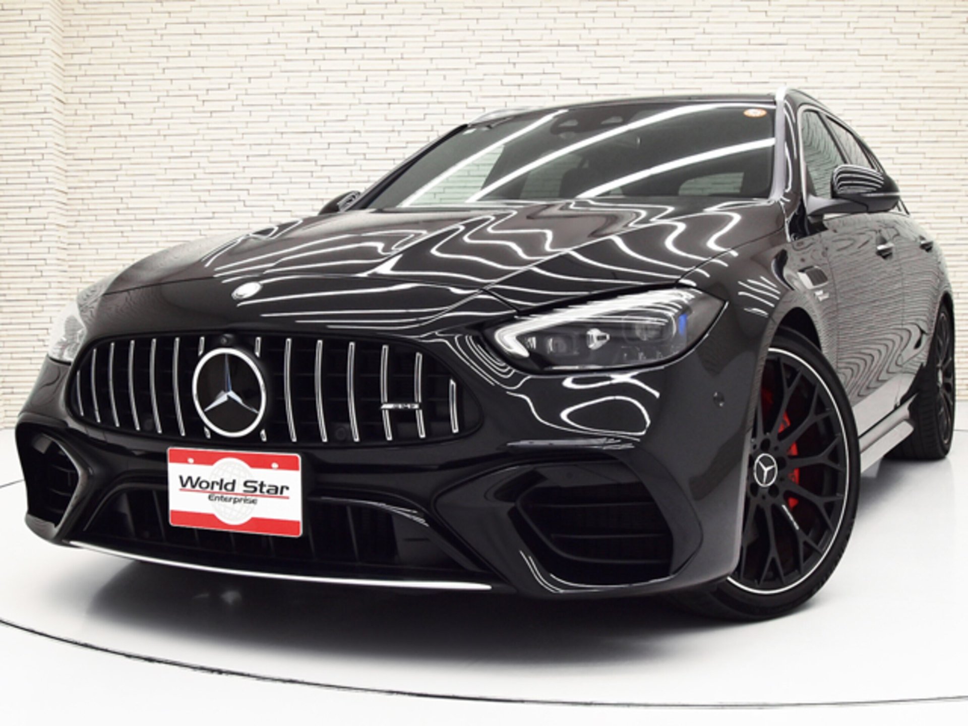 MERCEDES-BENZ C-CLASS AMG - View 1