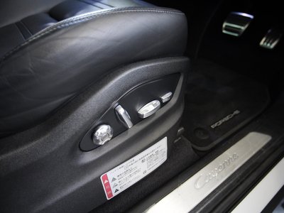 2020 Porsche CAYENNE photo 9