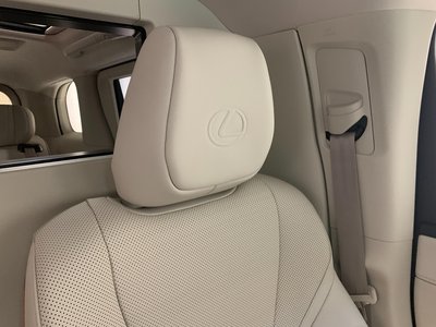 2024 Lexus LM — миниатюра 57