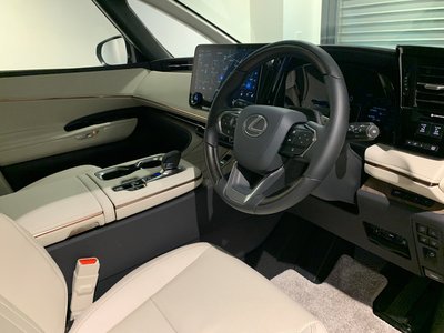 2024 Lexus LM — миниатюра 21