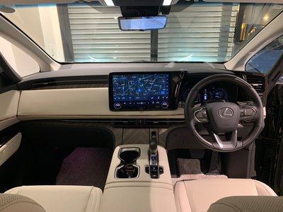 2024 Lexus LM — миниатюра 20
