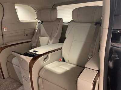 2024 Lexus LM — миниатюра 25