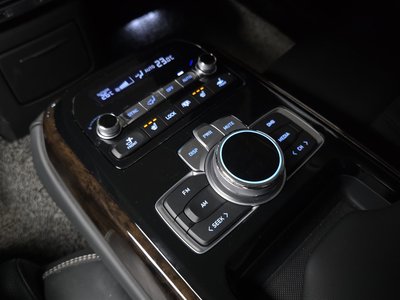 2019 Genesis G90 — миниатюра 28
