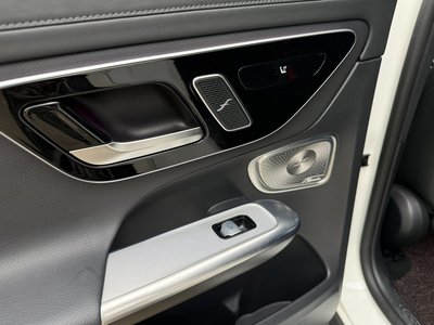 صورة 9 لـ 2024 Mercedes-BENZ GLC