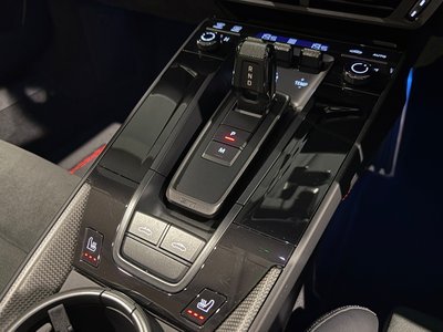 2025 Porsche 911 — миниатюра 32