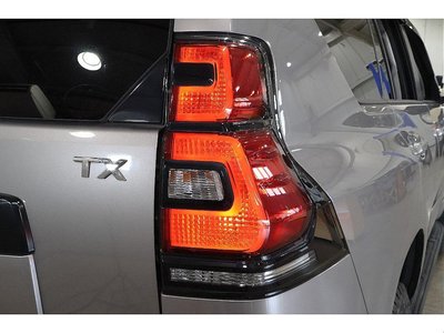 2018 Toyota LAND CRUISER PRADO thumbnail 32