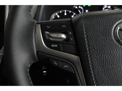 2018 Toyota LAND CRUISER PRADO thumbnail 19