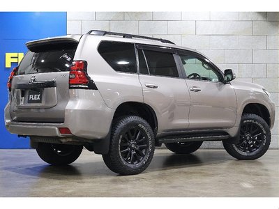2018 Toyota LAND CRUISER PRADO thumbnail 13