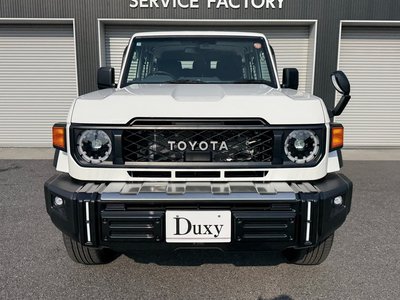 TOYOTA LAND CRUISER 70 - 8