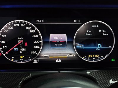 MERCEDES-BENZ CLS - 8