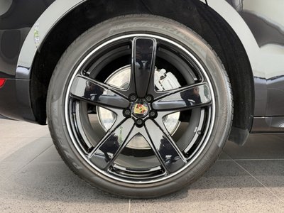 PORSCHE MACAN - 10