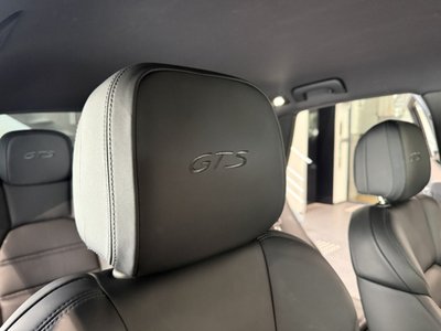 PORSCHE MACAN - 6