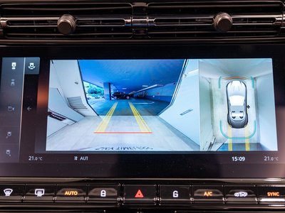 ASTON MARTIN DB12 VOLANTE - 3