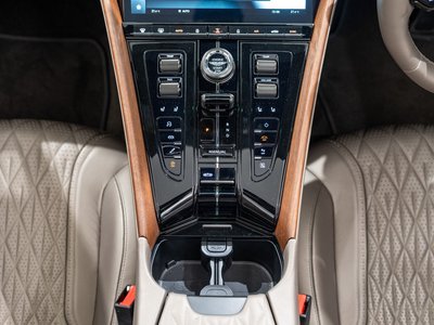 ASTON MARTIN DB12 VOLANTE - 9