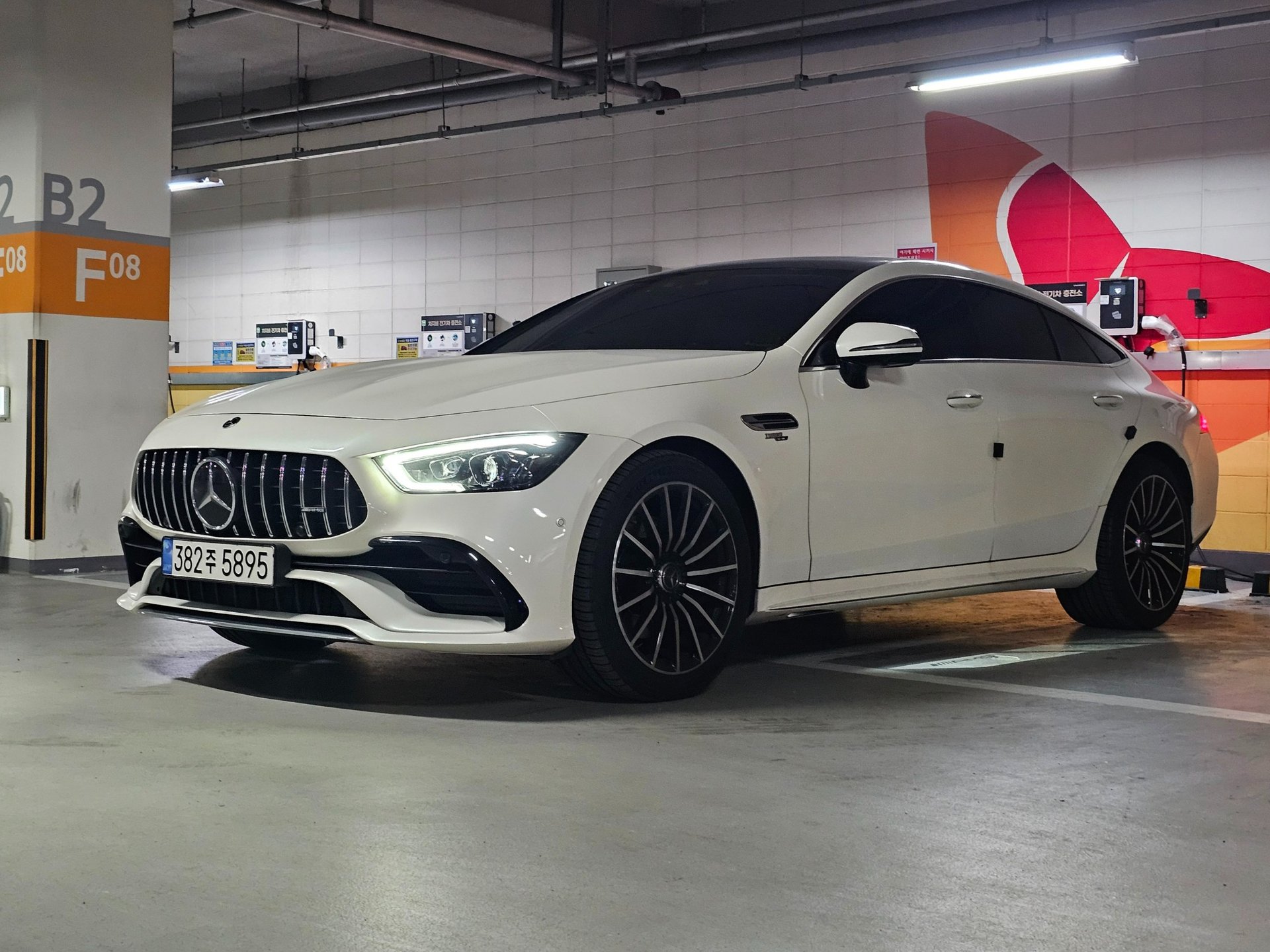 MERCEDES-BENZ GT AMG - View 1