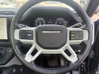 LAND ROVER DEFENDER - 9