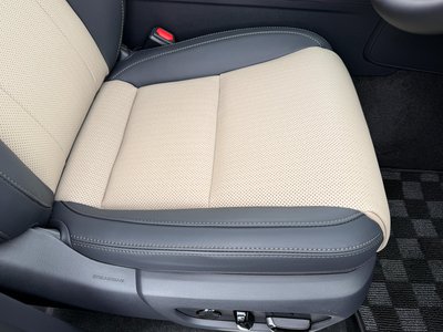 صورة مصغرة 14 لـ 2025 Lexus GX