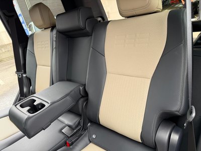 صورة مصغرة 35 لـ 2025 Lexus GX