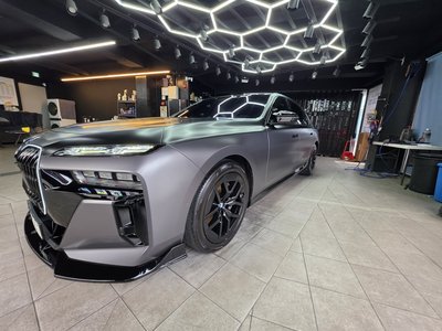 2023 BMW 7 SERIES photo 3