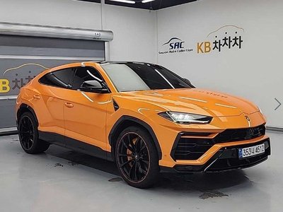 LAMBORGHINI URUS - 3