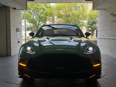 2023 Aston Martin DBX — миниатюра 13