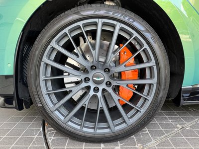 2023 Aston Martin DBX — миниатюра 24