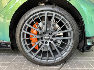 2023 Aston Martin DBX — миниатюра 26
